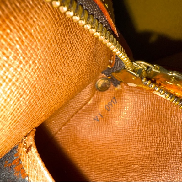 💎✨AUTHENTIC✨💎Louis Vuitton Drouot Shoulder bag - Picture 10 of 16